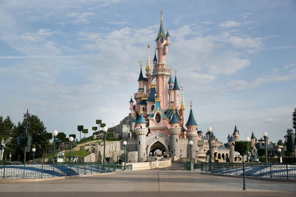 Appart'Hotel Disneyland Dream Close & Safe Montévrain Esterno foto